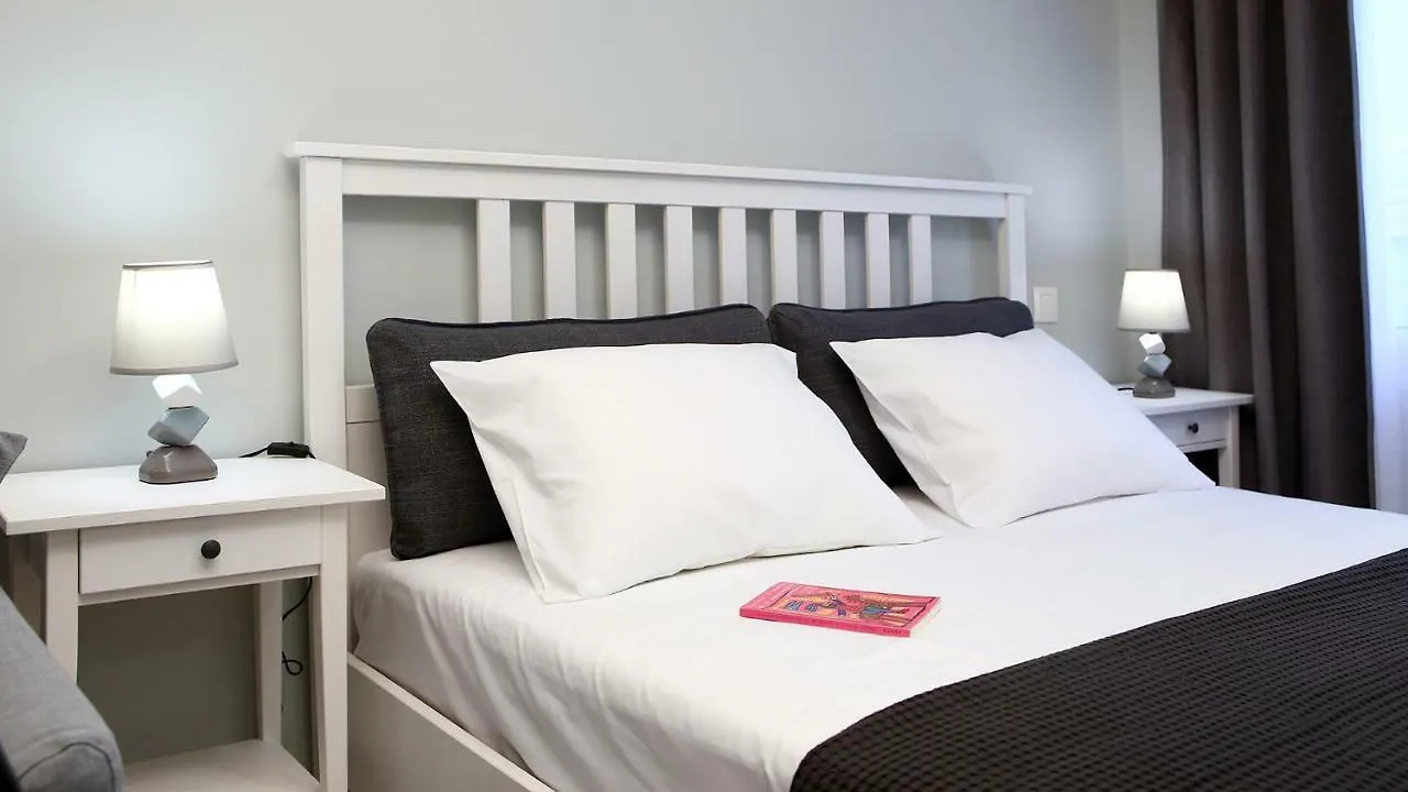 Zotos Luxury Studios & Apartments Soluň